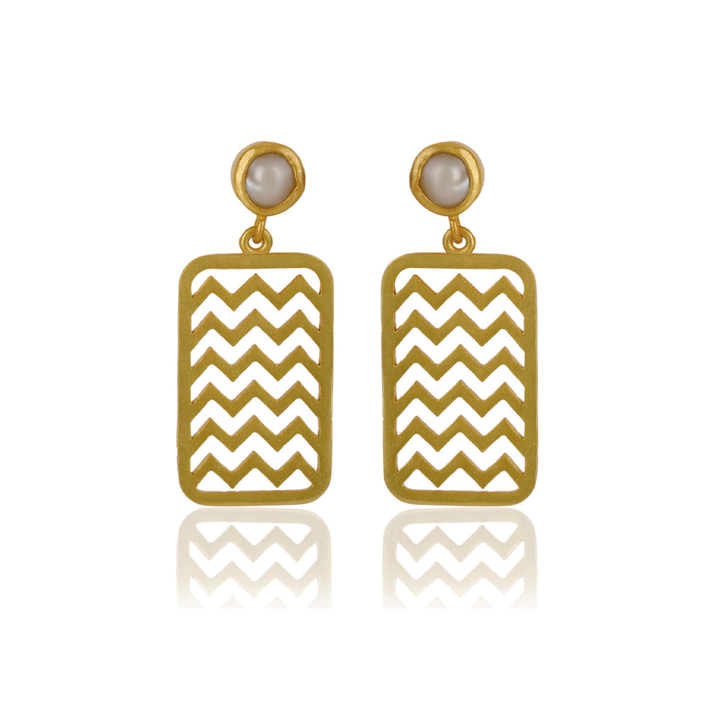 
            
                Load image into Gallery viewer, Freshwater Pearls Earring - Chevron Chic
            
        