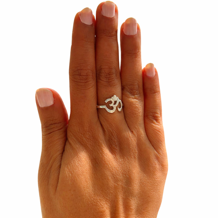 WOMEN RING - OM 92.5 Silver Ring