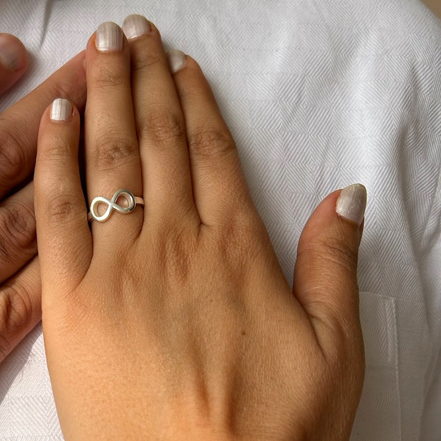 WOMEN RING - Infinity 92.5 Silver Ring