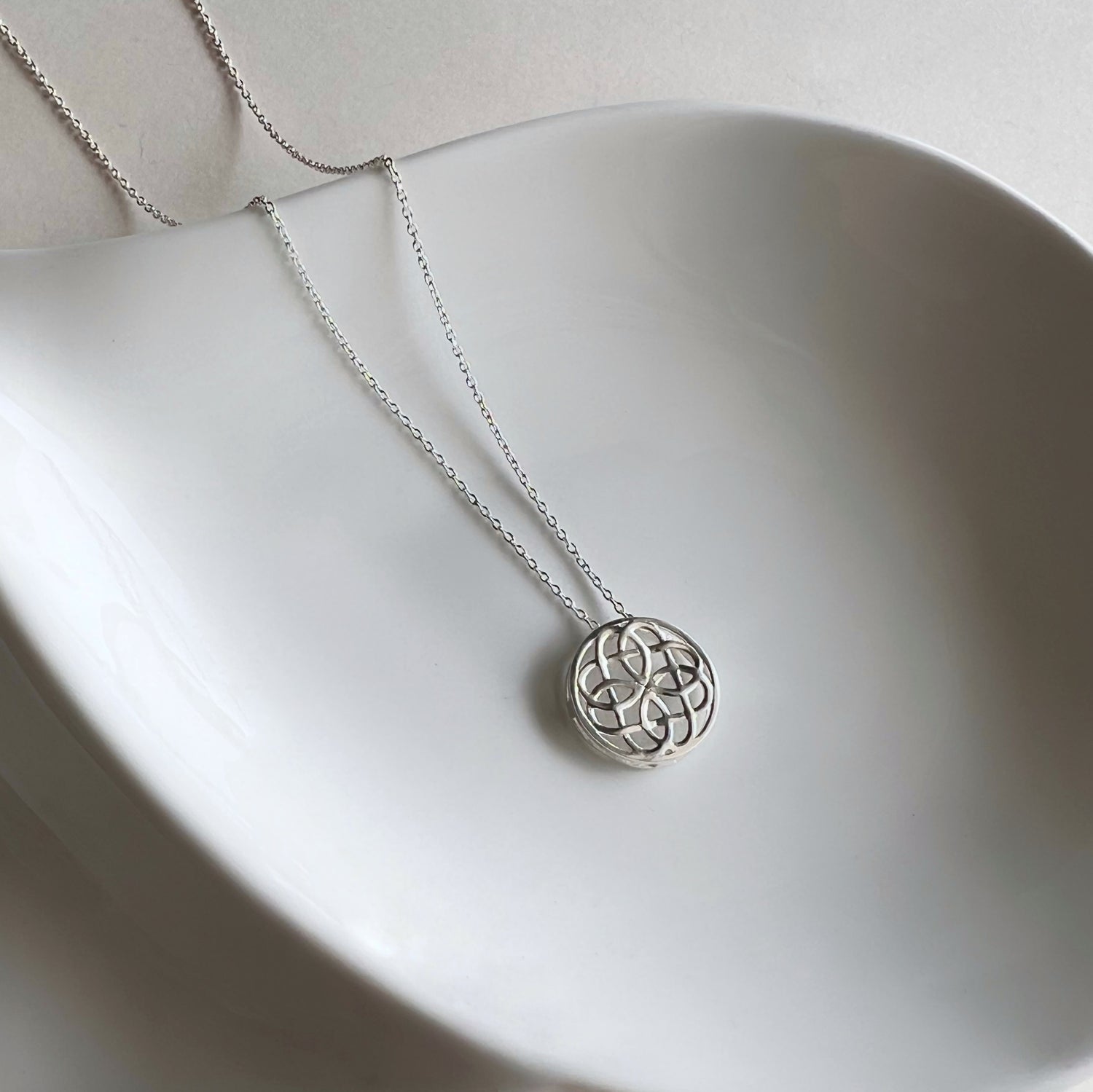 PREORDER - NECKLACE - Celtic Knot in 92.5 Silver (With Silver Chain)