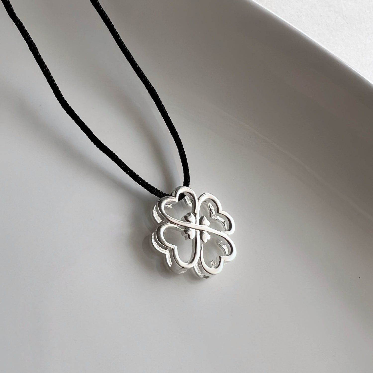 PENDANT - Lucky Clover With Hearts in 92.5 Silver