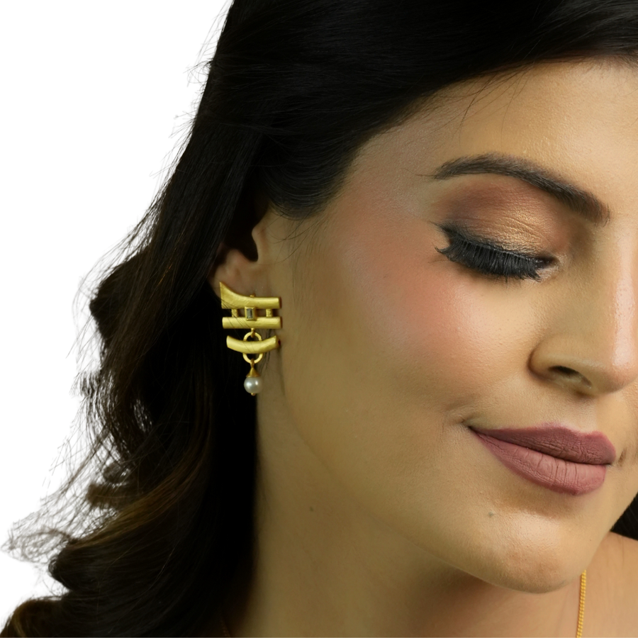 Warrior Princess Earring - Freshwater Pearl