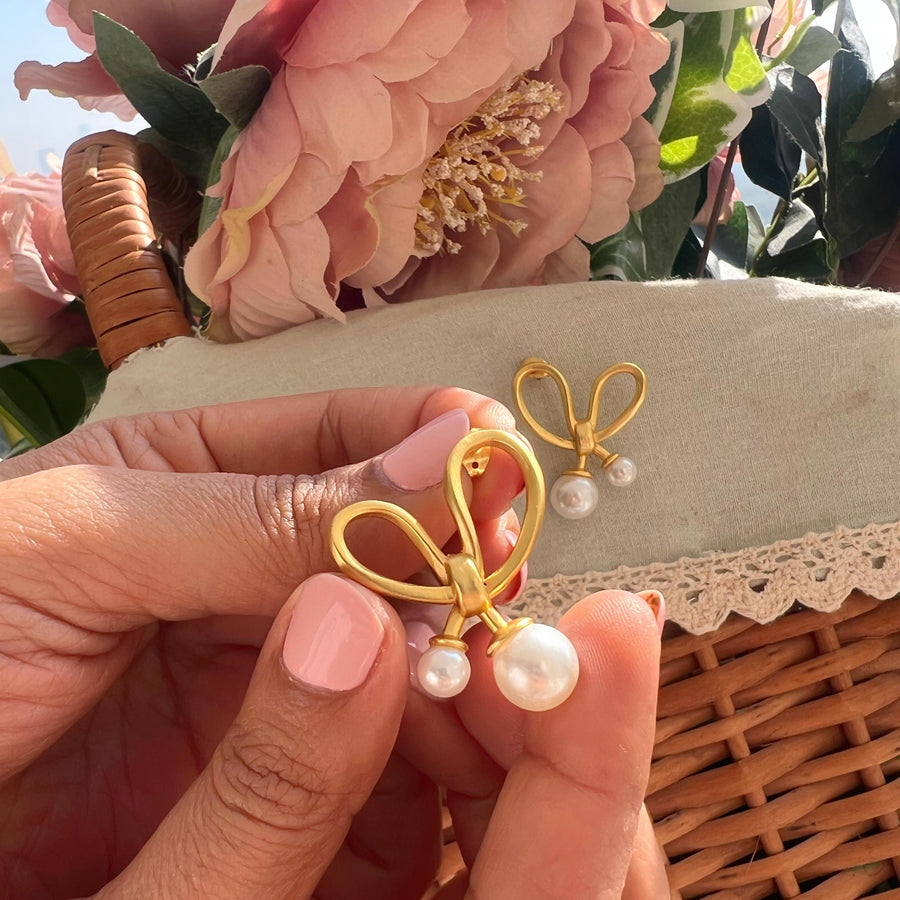 Pearl Butterfly Kisses Earring PLUS FREE GIFT (Women’s Day Offer)*