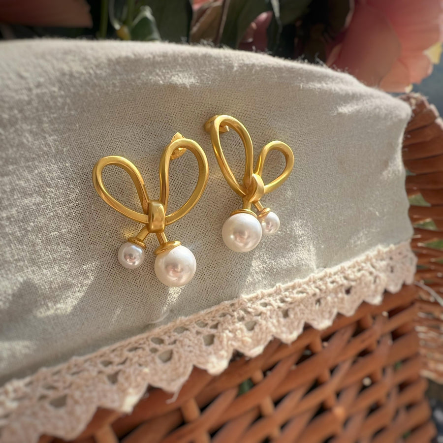 Pearl Butterfly Kisses Earring PLUS FREE GIFT (Women’s Day Offer)*