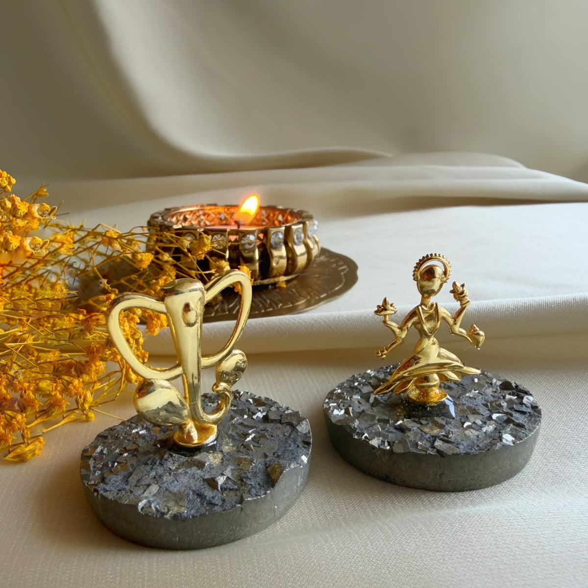 Maa Lakshmi Ganesh Ji Blessings Pair with diya, handcrafted by Amaltaas