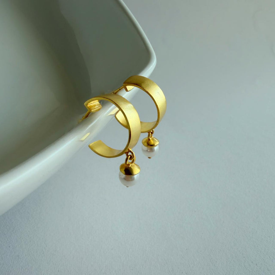 Freshwater Pearl Ear-Hugging Hoops