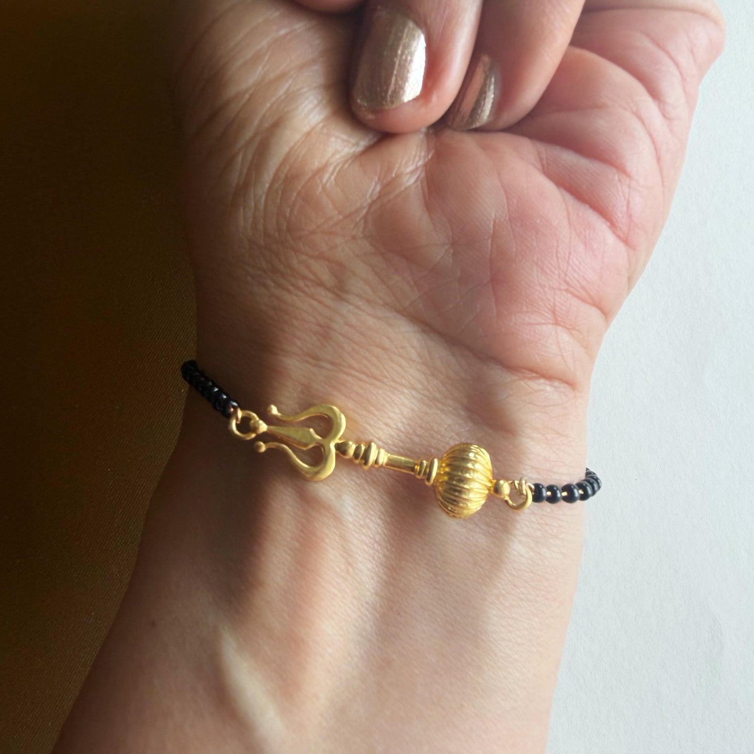 Women Shivastra 22k Gold-plated Brass Bracelet with Black Onyx