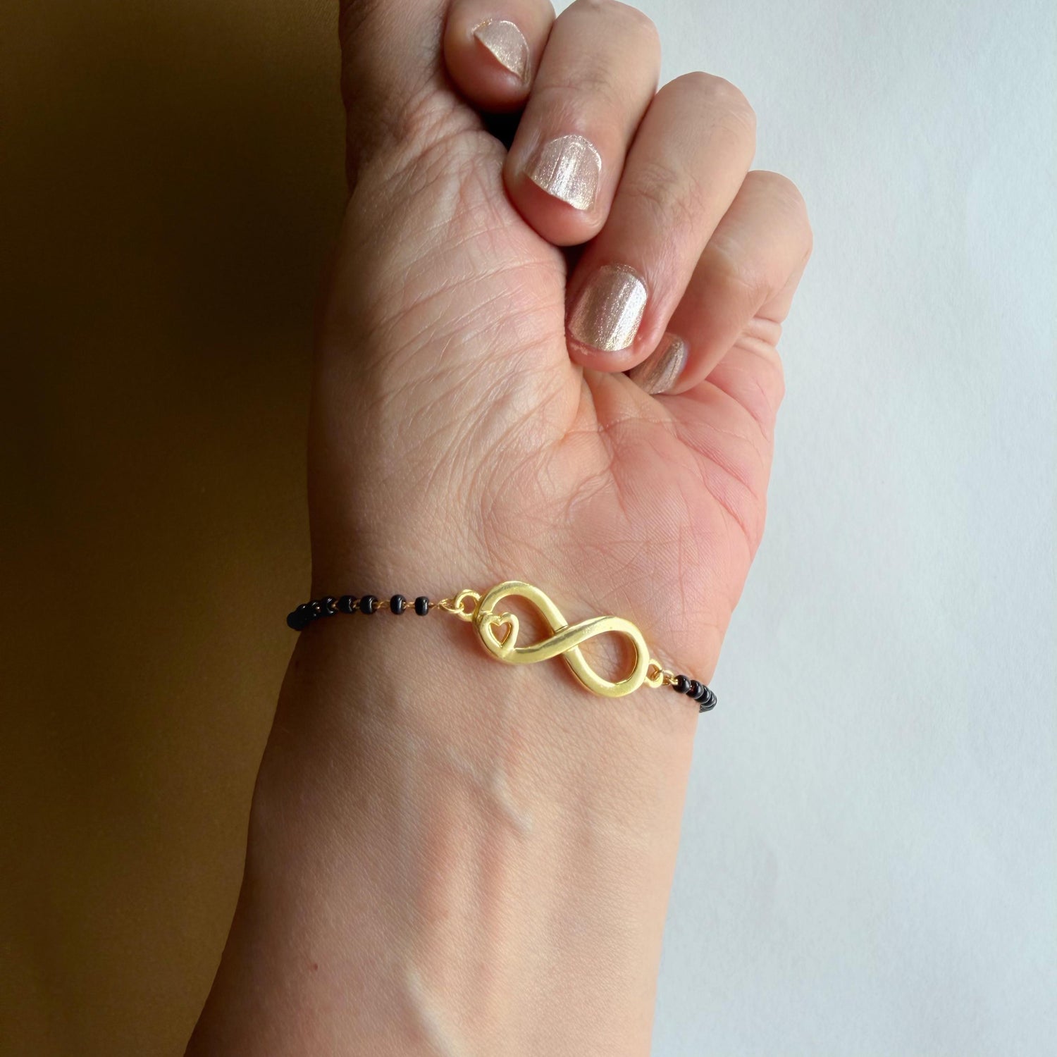 Women Infinite Love 22k Gold-plated Brass Bracelet with Black Onyx