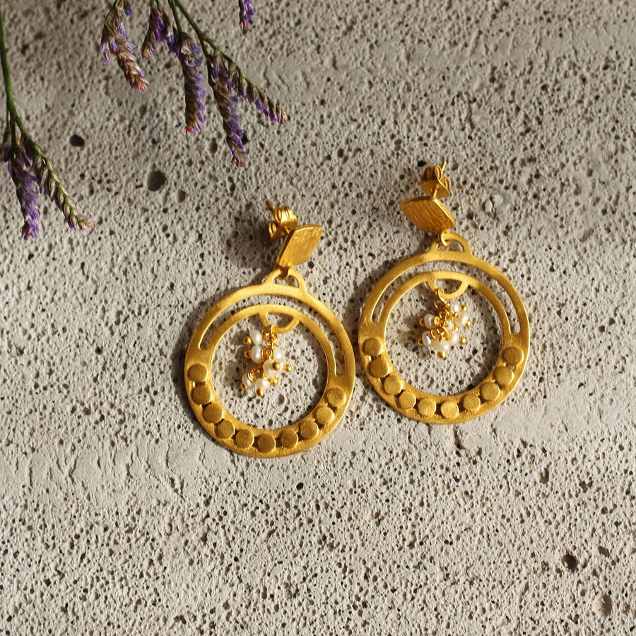 Dot Pearl Hoop Earring