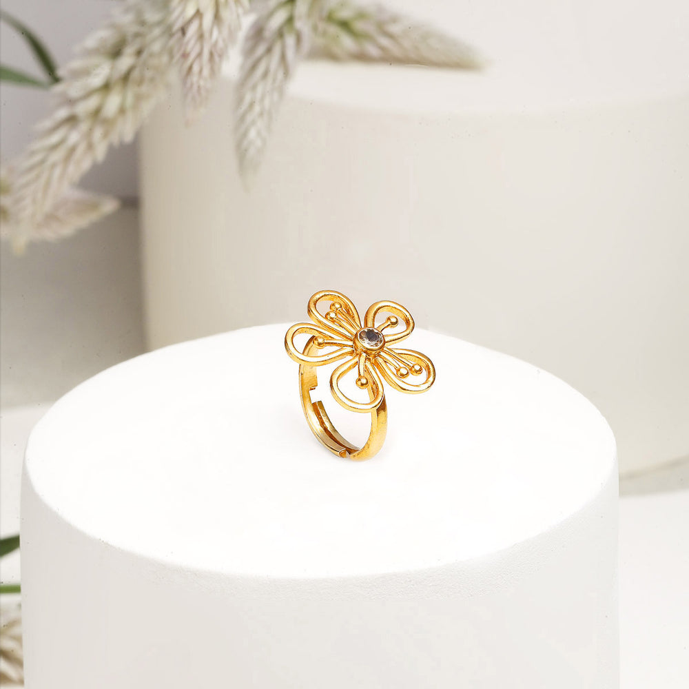 
            
                Load image into Gallery viewer, Una Flower Ring
            
        