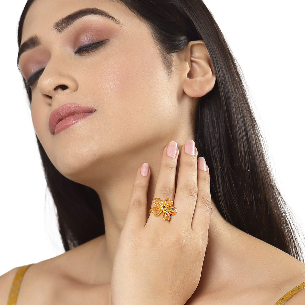 Buy Elegant Floret Diamond Ring Online | CaratLane