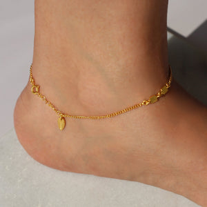 
            
                Load image into Gallery viewer, Twice Cube Anklet
            
        