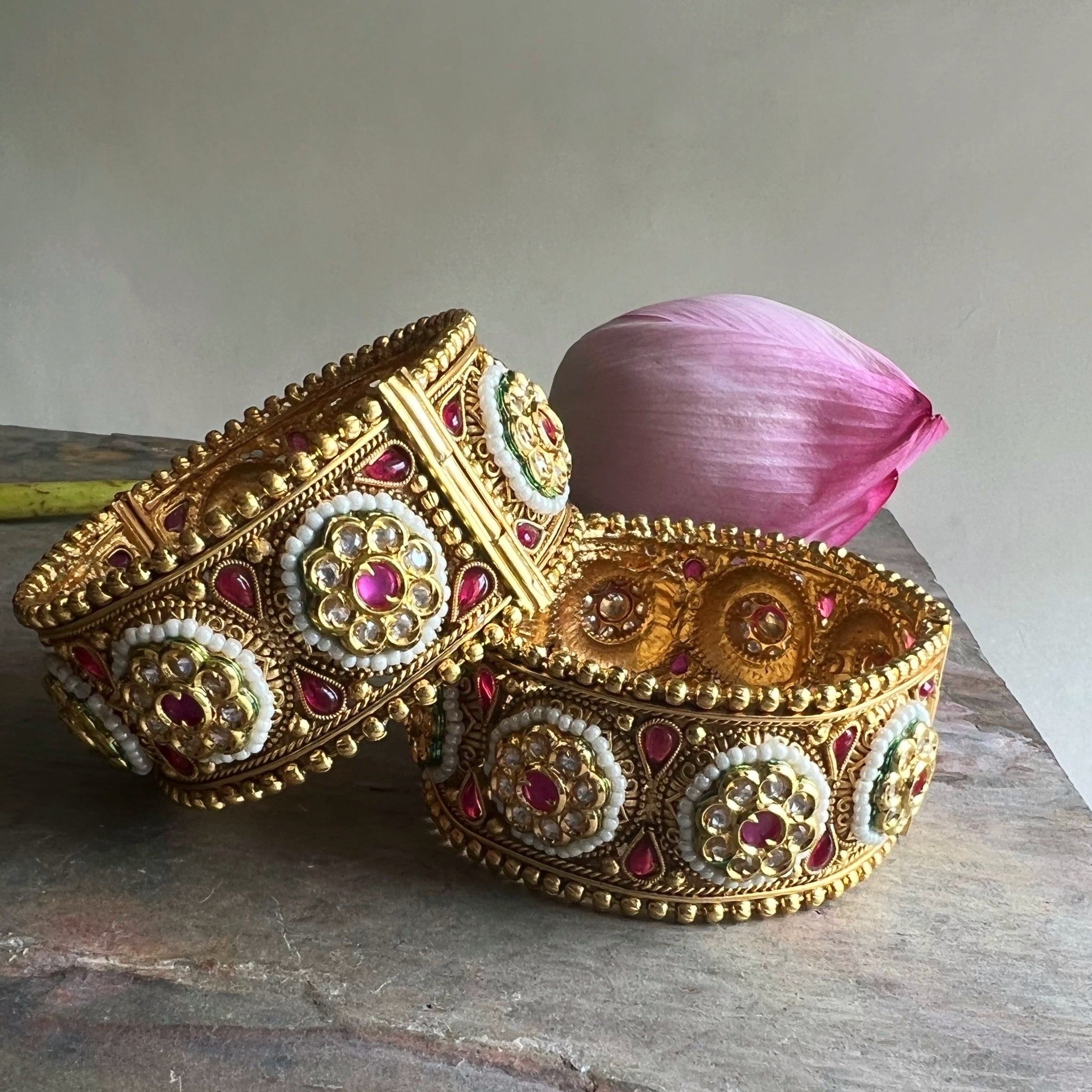Maharani Kundan Open Bangle Single Amaltaas