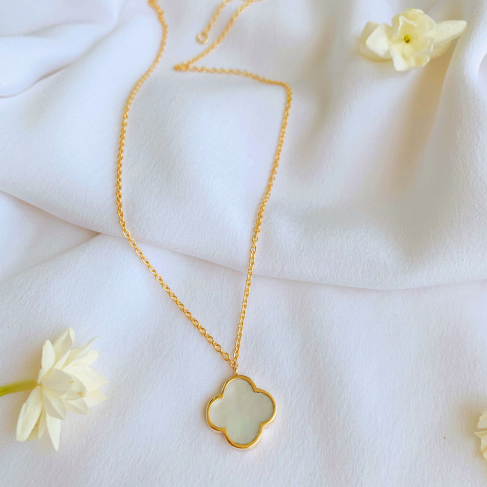Silver 4 Leaf Necklace Mother of Pearl Amaltaas